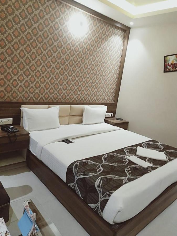Motel New Milan ムザッファルプル エクステリア 写真