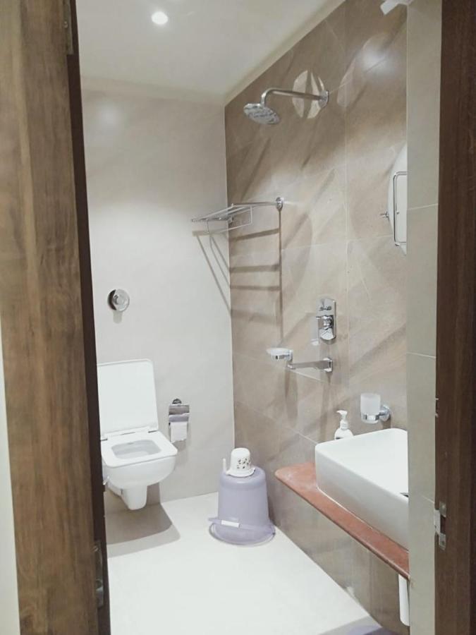 Motel New Milan ムザッファルプル エクステリア 写真