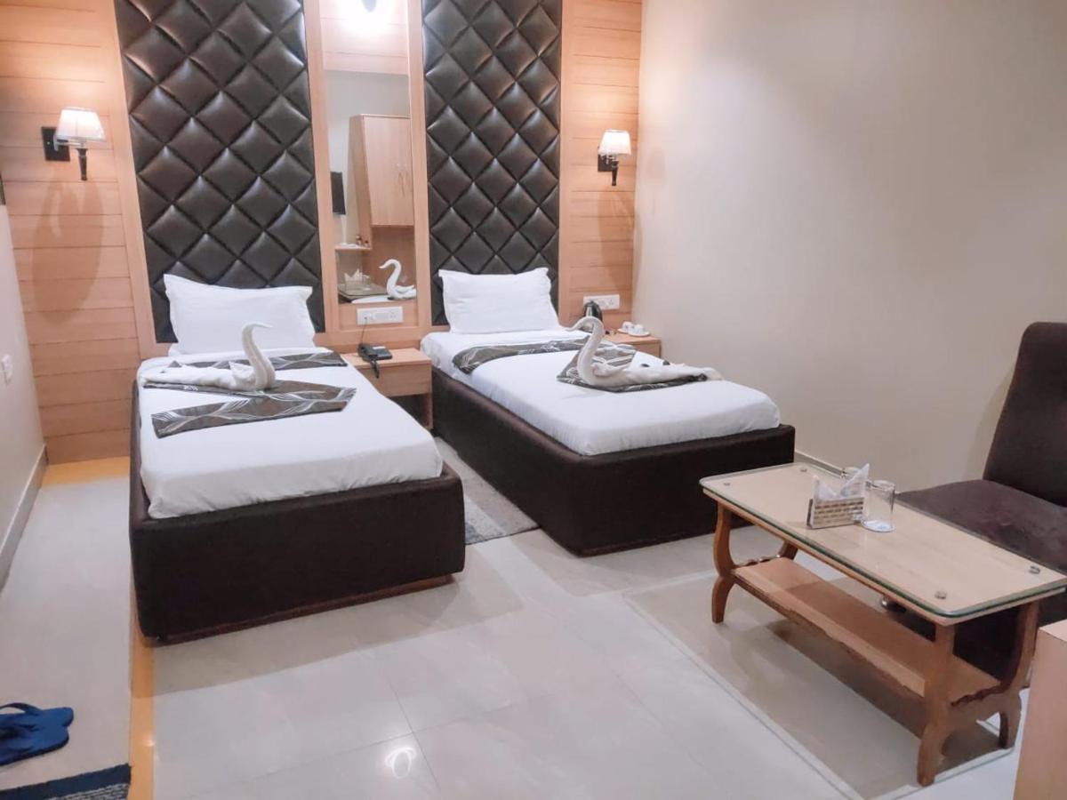 Motel New Milan ムザッファルプル エクステリア 写真